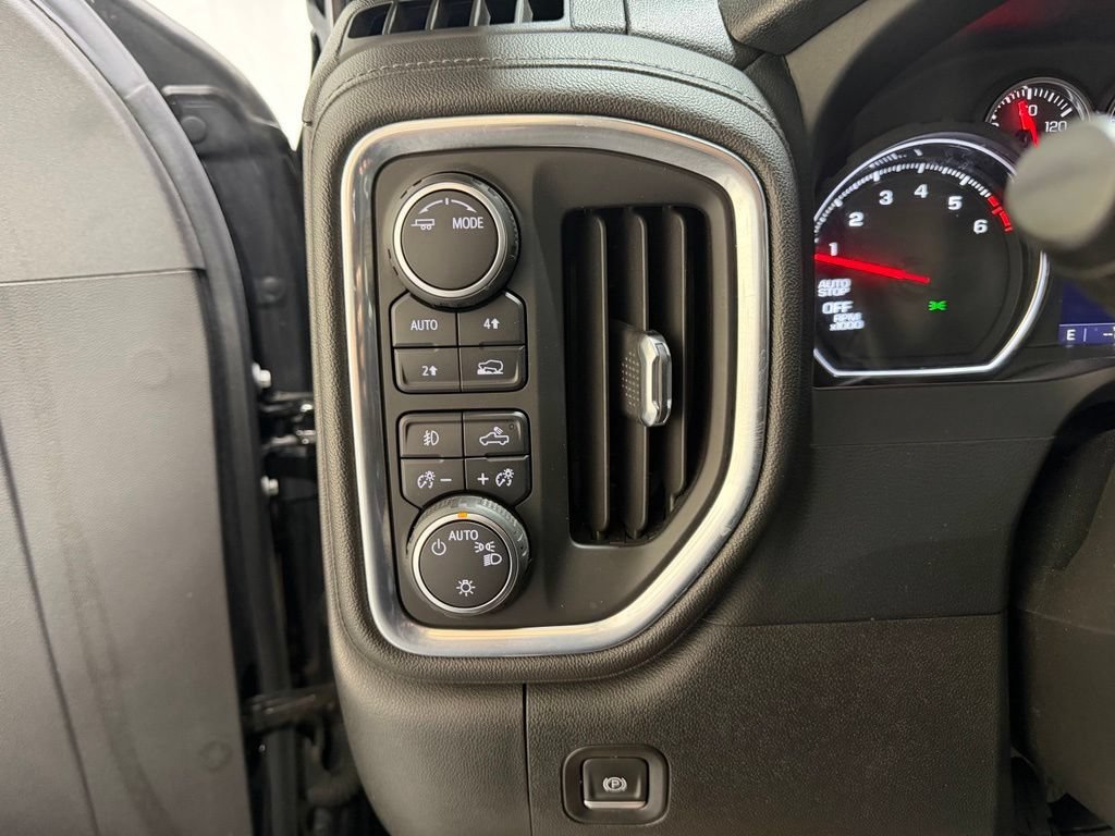 Used 2022 Black Chevrolet RST image 5