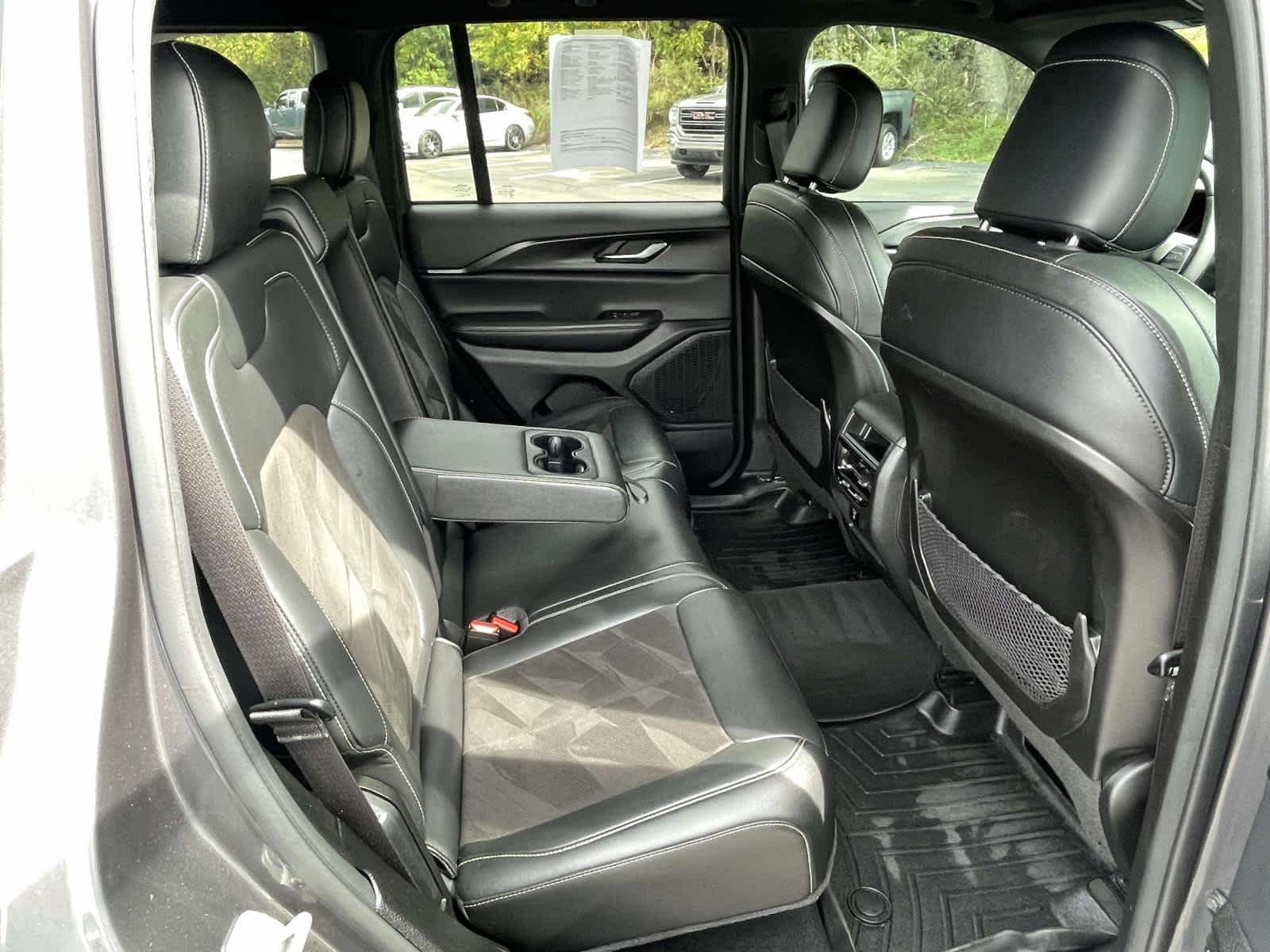 Used 2023 Baltic Gray Metallic Clearcoat Jeep Altitude image 27
