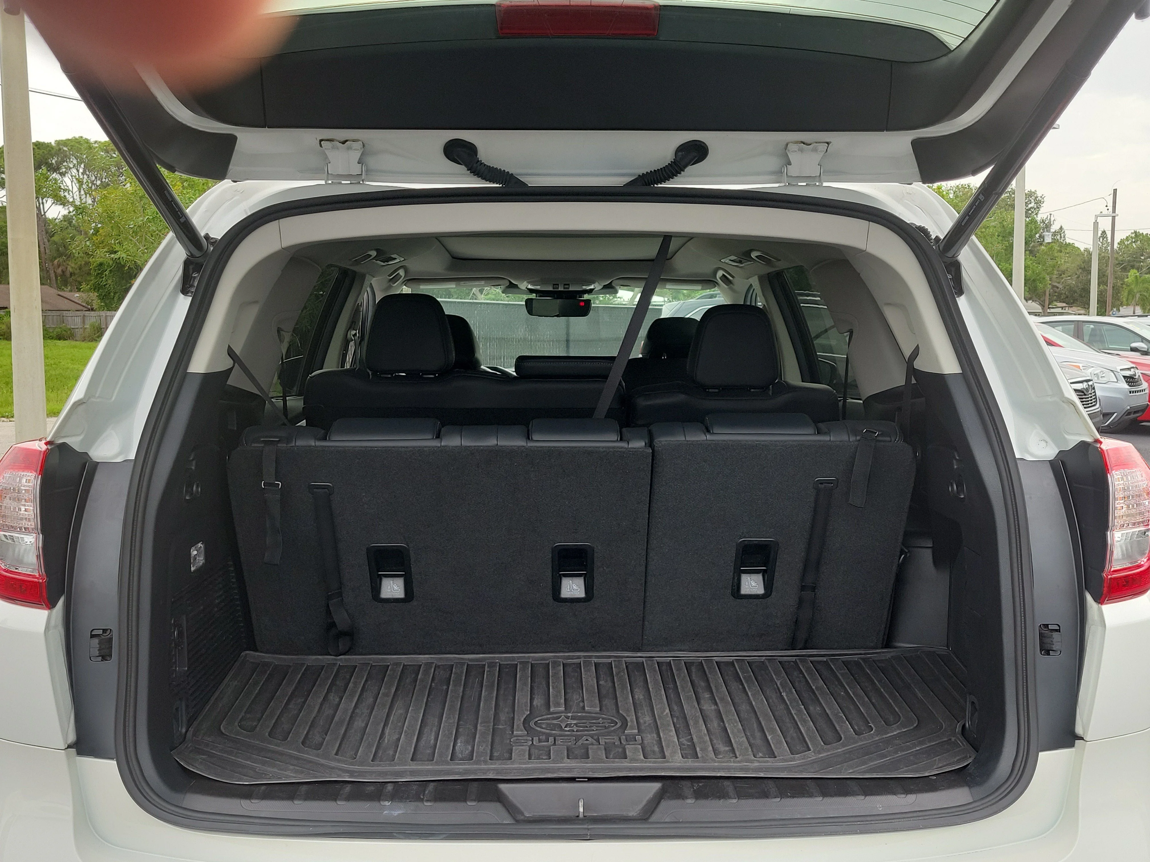 Used 2024 Crystal White Pearl Subaru Limited image 12