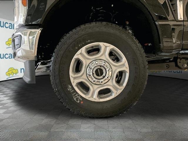 New 2026 Agate Black Metallic Ford XLT image 25
