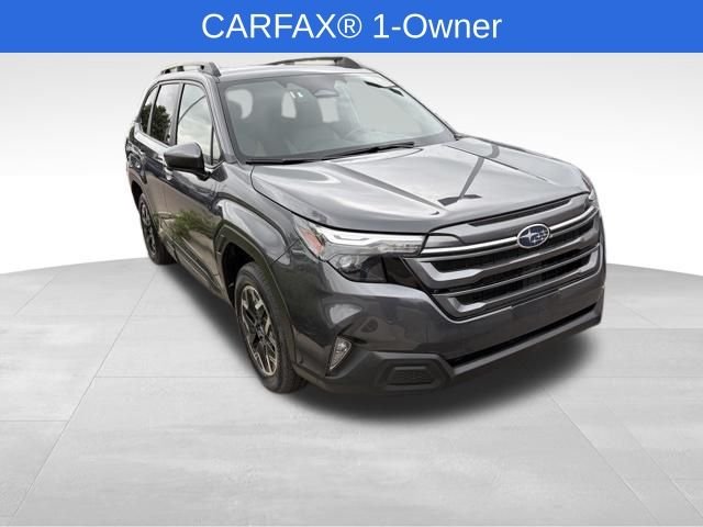 2025 Subaru Forester Premium's photo