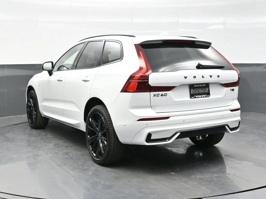 New 2026 Crystal White Volvo T8 Ultra Black Edition image 5