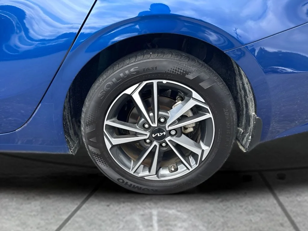Used 2024 Blue Kia LXS image 16