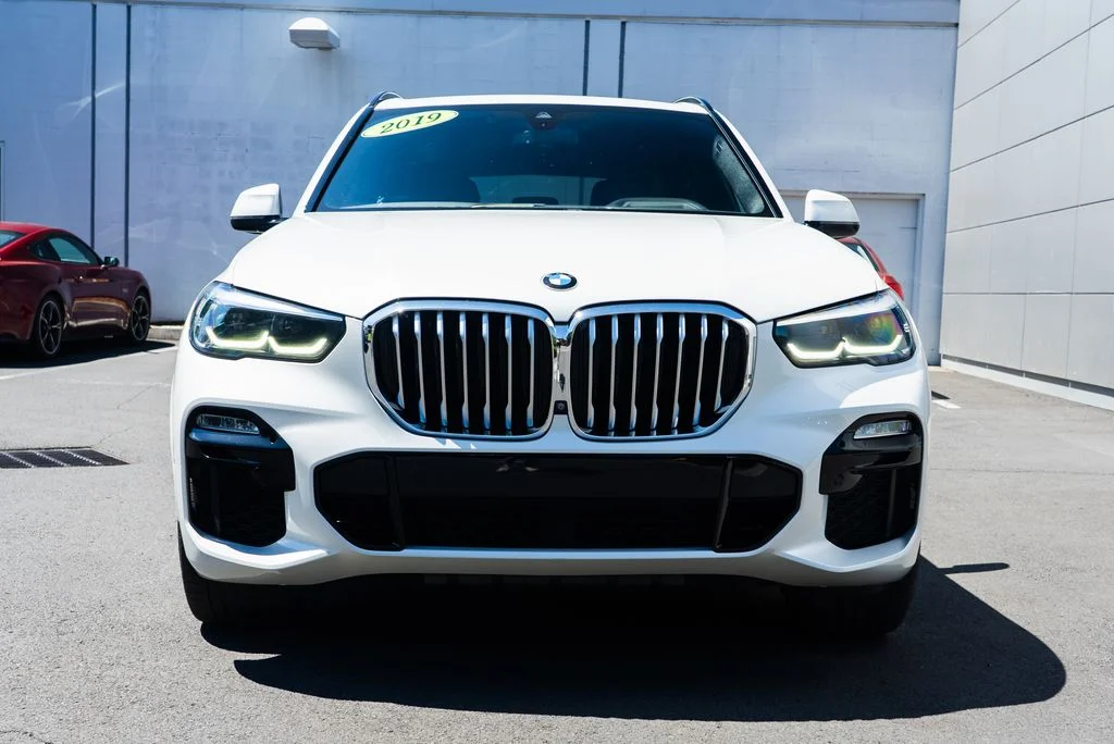 Used 2019 White BMW xDrive50i image 2