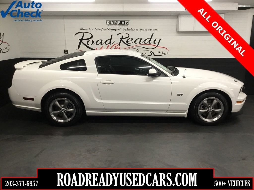 2005 Ford Mustang GT Premium