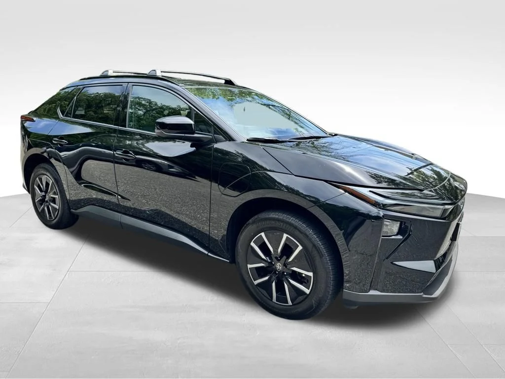 Used 2026 Black Toyota XLE image 7