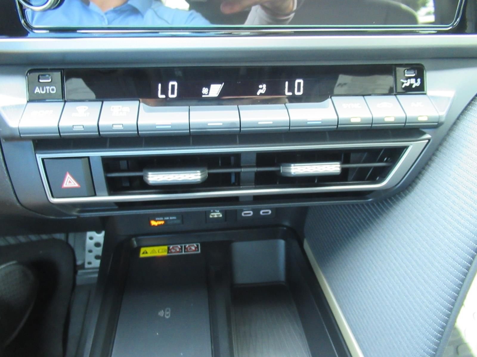 Used 2026  Toyota SE image 29