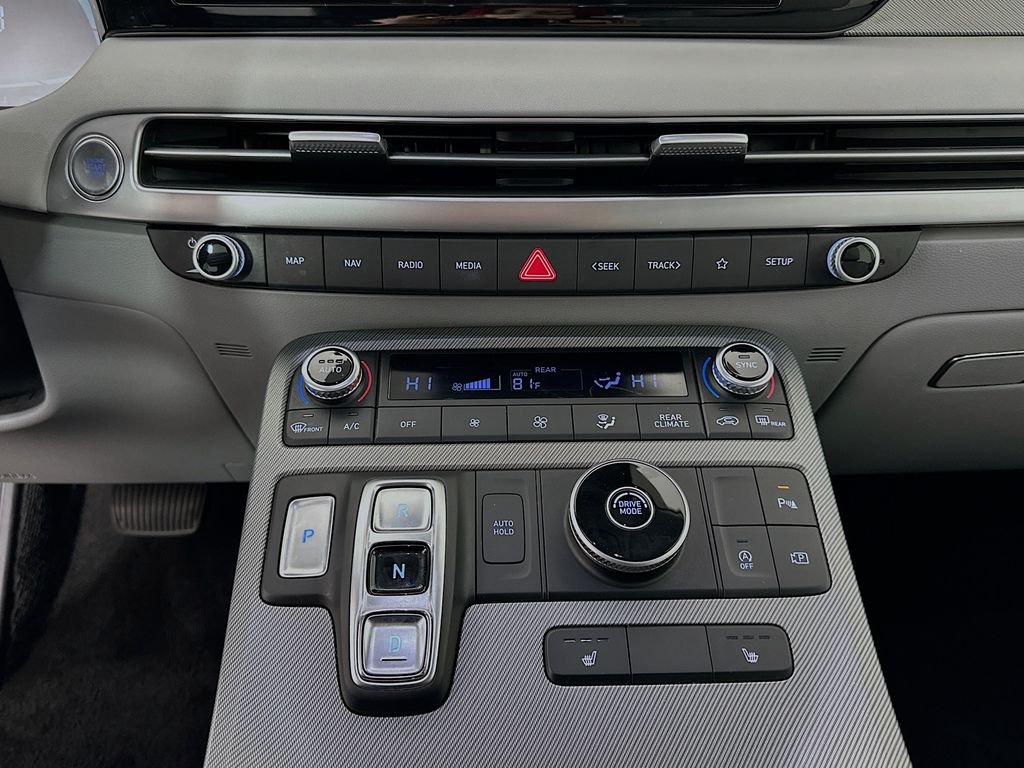 Used 2025 Silver Hyundai SEL image 16