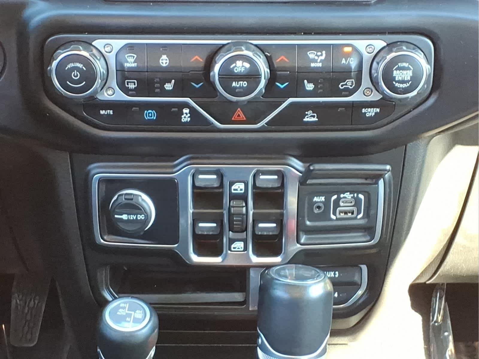 Used 2022 Hydro Blue Pearlcoat Jeep Unlimited Sahara image 25