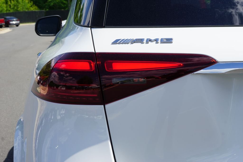 New 2026 MANUFAKTUR Moonlight White Metallic Mercedes-Benz GLE 63 S AMG® image 17