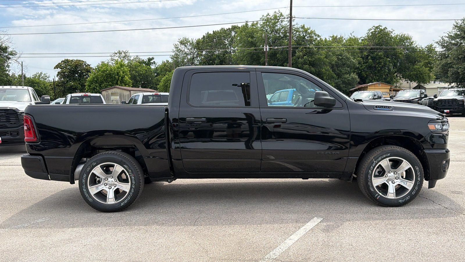 New 2026 Diamond Black Crystal Pearl-Coat Exterior Paint RAM Express image 4