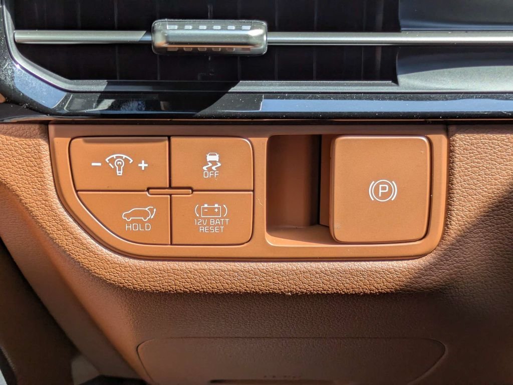 New 2026 Wolf Gray Kia X-Line image 26