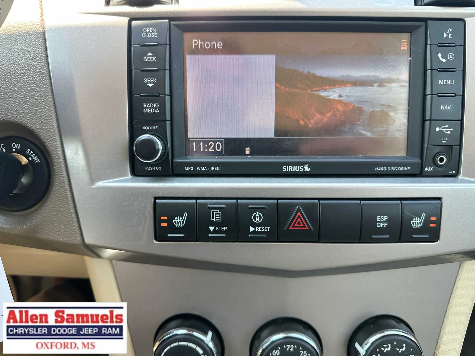 Used 2009 Brilliant Black Pearl Chrysler Limited image 22