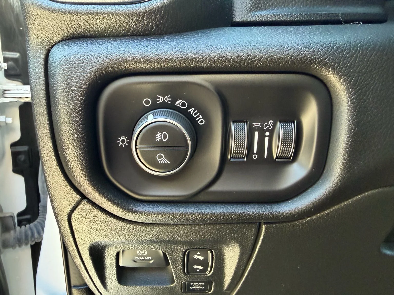 Used 2023 White Ram Laramie image 18