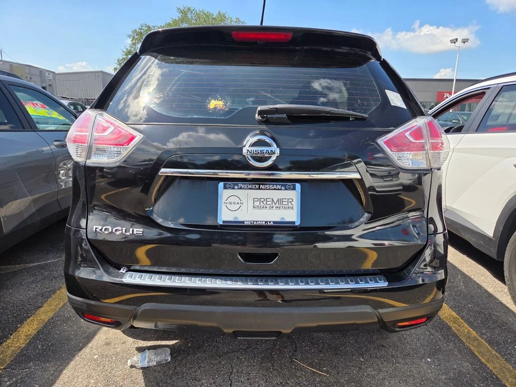 Used 2016 Black Nissan S image 3