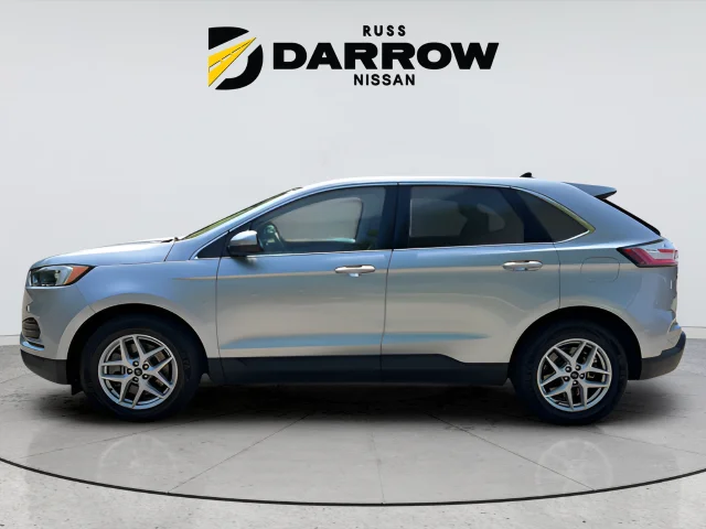 Used 2024 Silver Ford SEL image 2