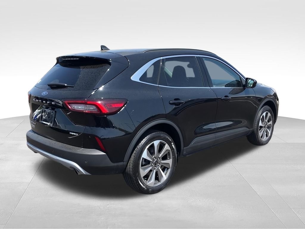 Used 2025  Ford Platinum image 8
