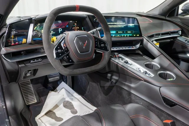 2027 Chevrolet Corvette 2LT - Photo 36