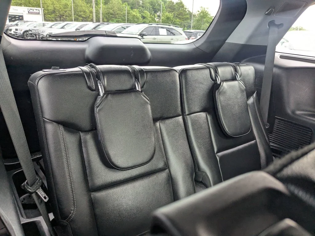 Used 2021  Ford Limited image 28