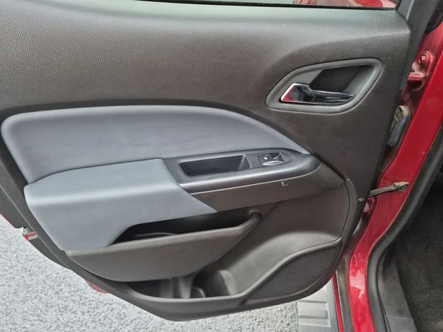Used 2016 Red Chevrolet Z71 image 26