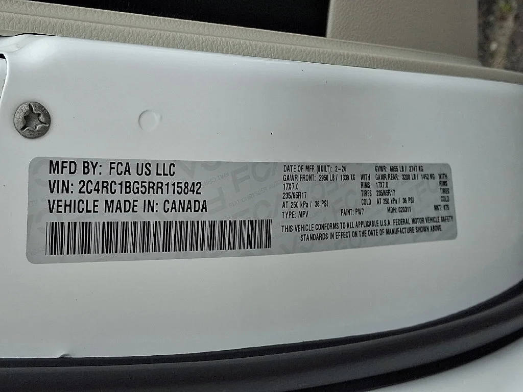 Used 2024 Bright White Cl Chrysler Touring L image 28