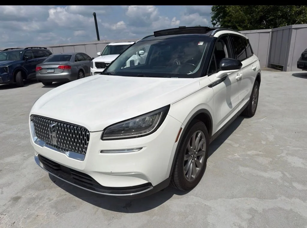 Used 2021 White Lincoln Standard image 6