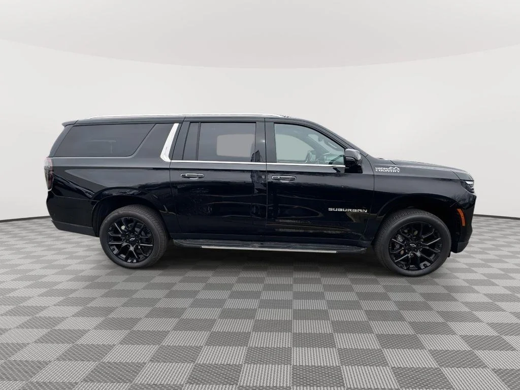 Used 2025 Black Chevrolet High Country image 5