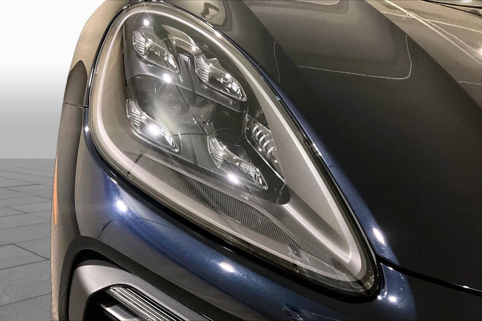 Used 2023 BLUE Porsche  image 26