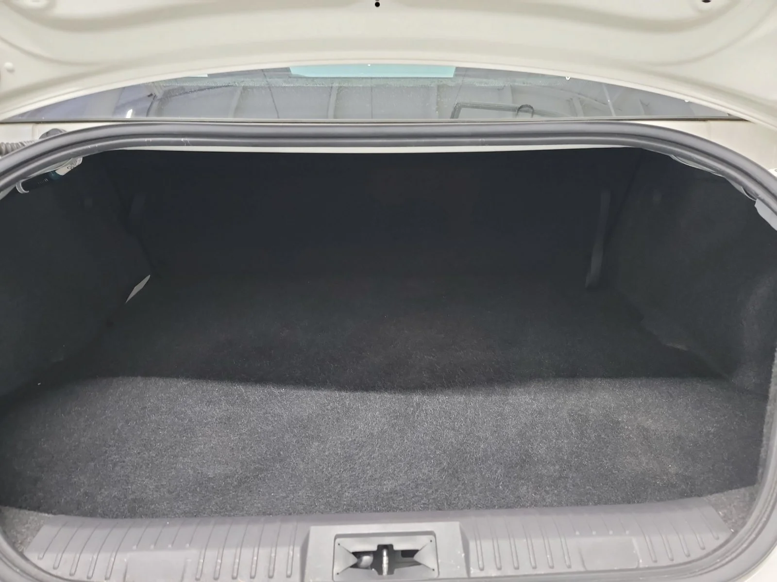 Used 2023 Crystal White Pearl Subaru Limited image 24