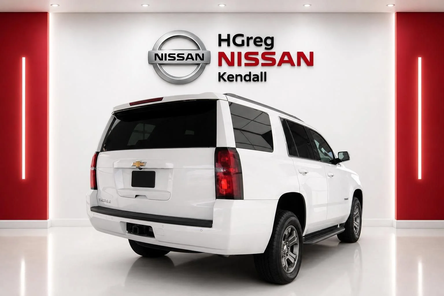 Used 2019 White Chevrolet LS image 4