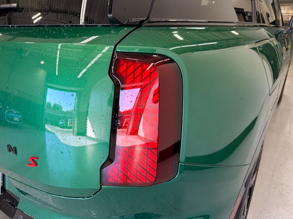 Used 2026 British Racing Green IV Met MINI  image 5