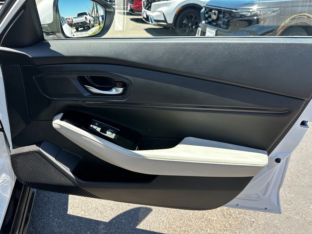 2024 Honda Accord Hybrid Touring - Photo 16