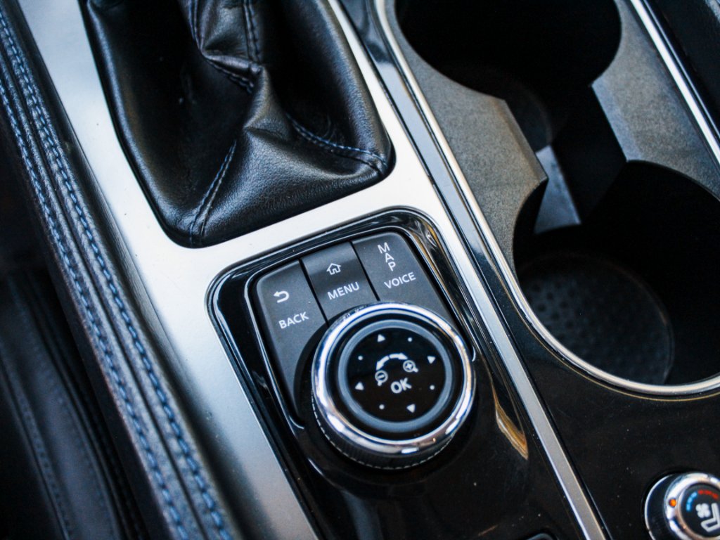 Used 2016 Gun Metallic Nissan 3.5 SR image 22