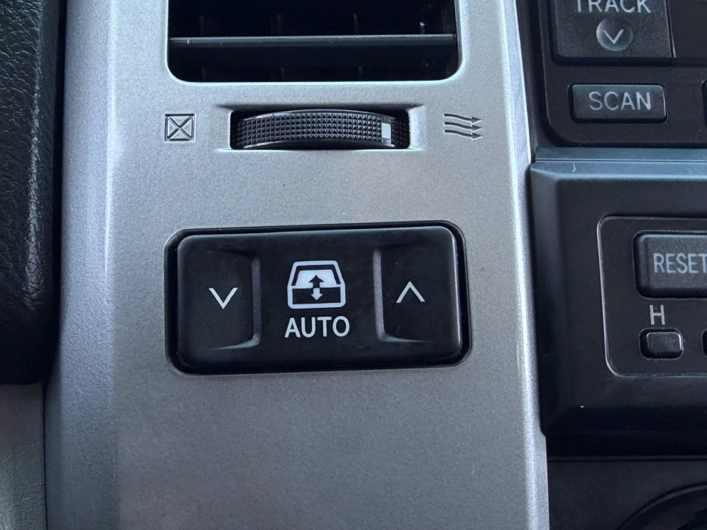 Used 2008 Silver Toyota SR5 image 20