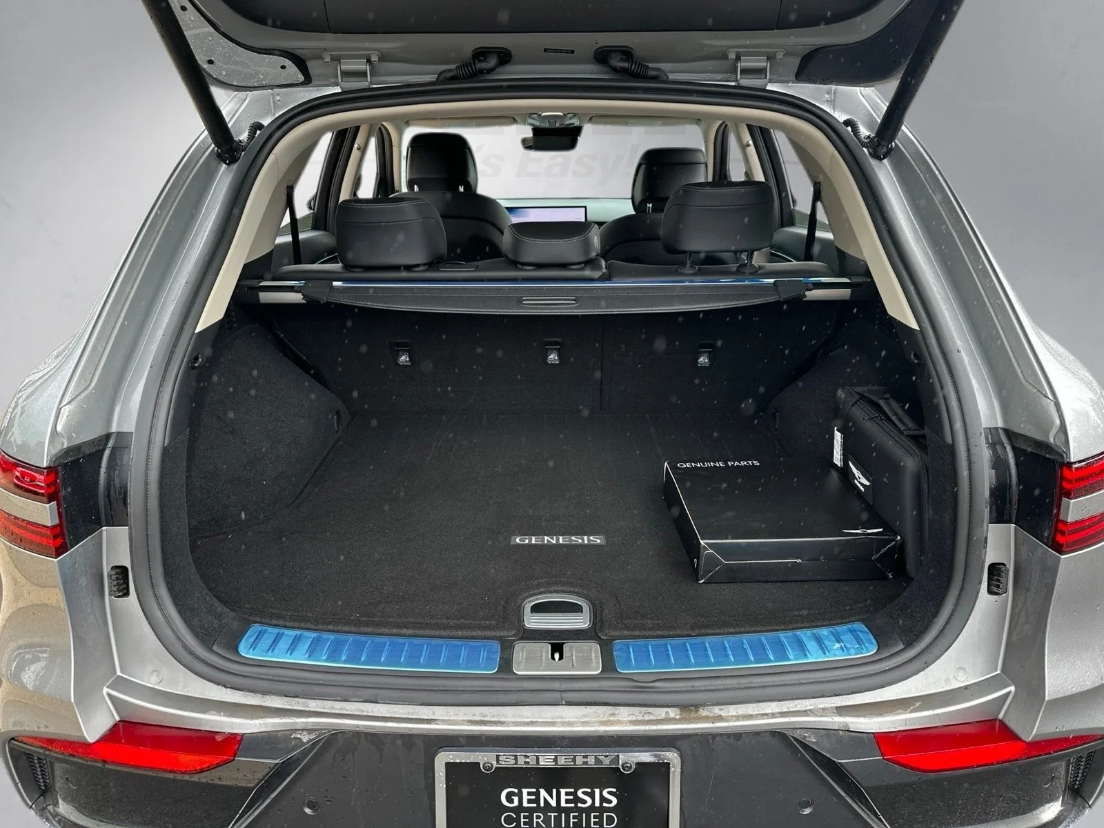 Used 2026 Silver Genesis 2.5T Select image 26