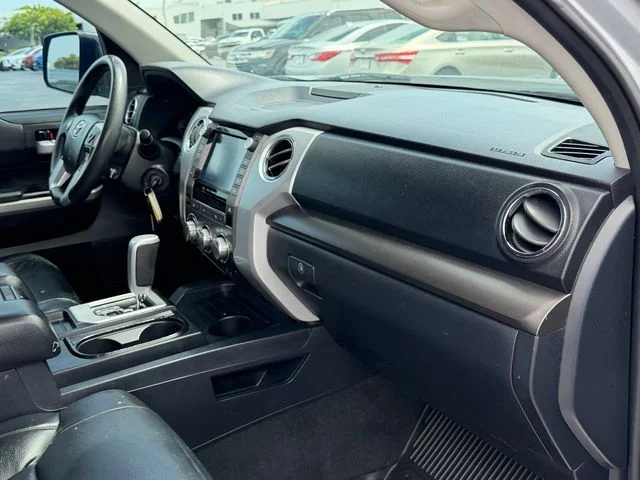 Used 2020 Silver Toyota SR5 image 15