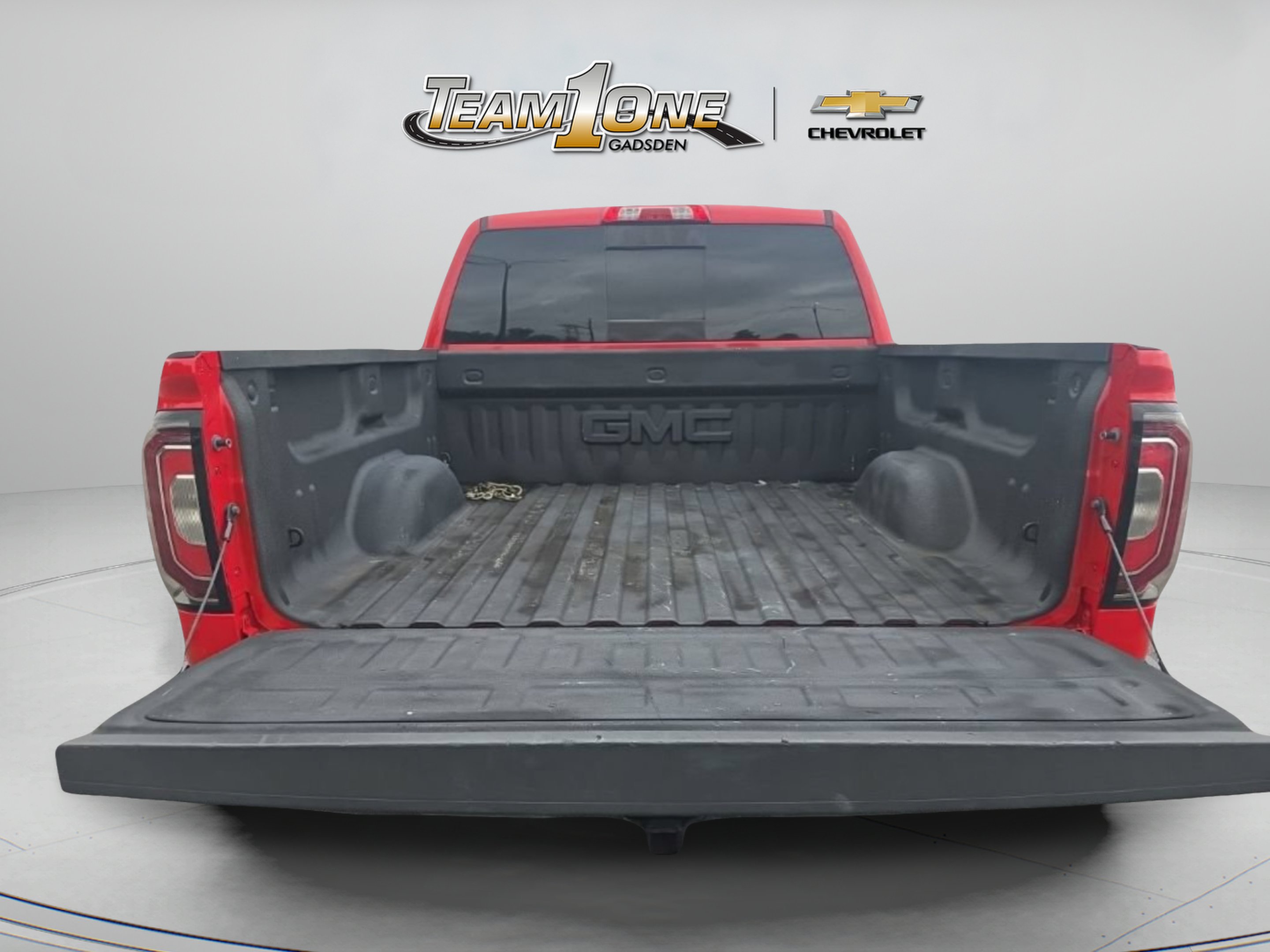 Used 2017 CARDINAL RED GMC SLT image 9