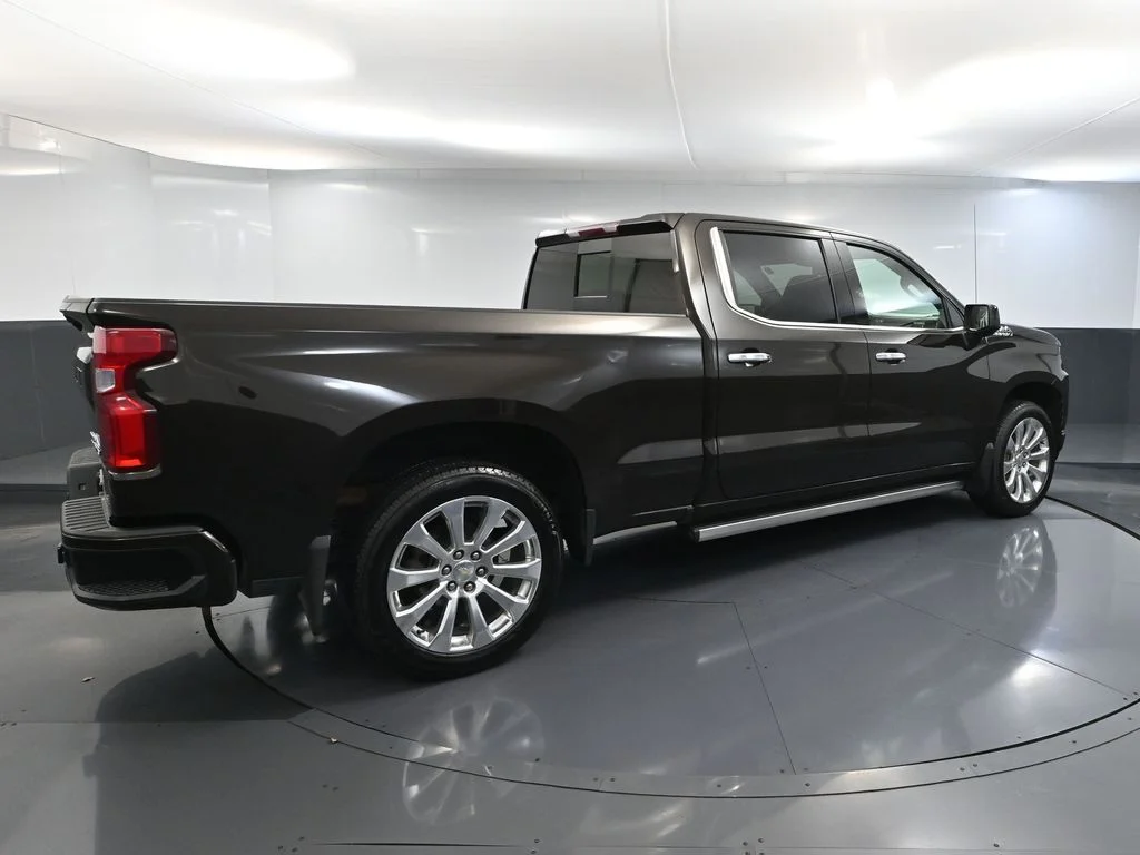 Used 2020 Brown Chevrolet High Country image 4