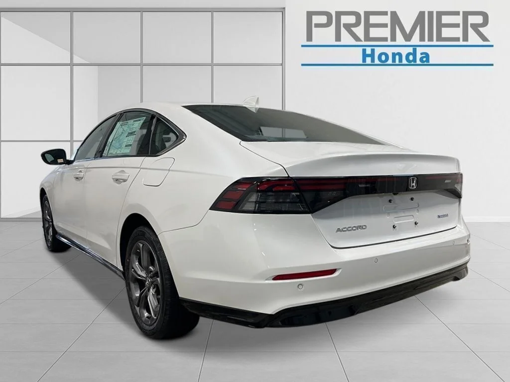 New 2026 Platinum White Pearl Honda EX-L Hybrid image 3