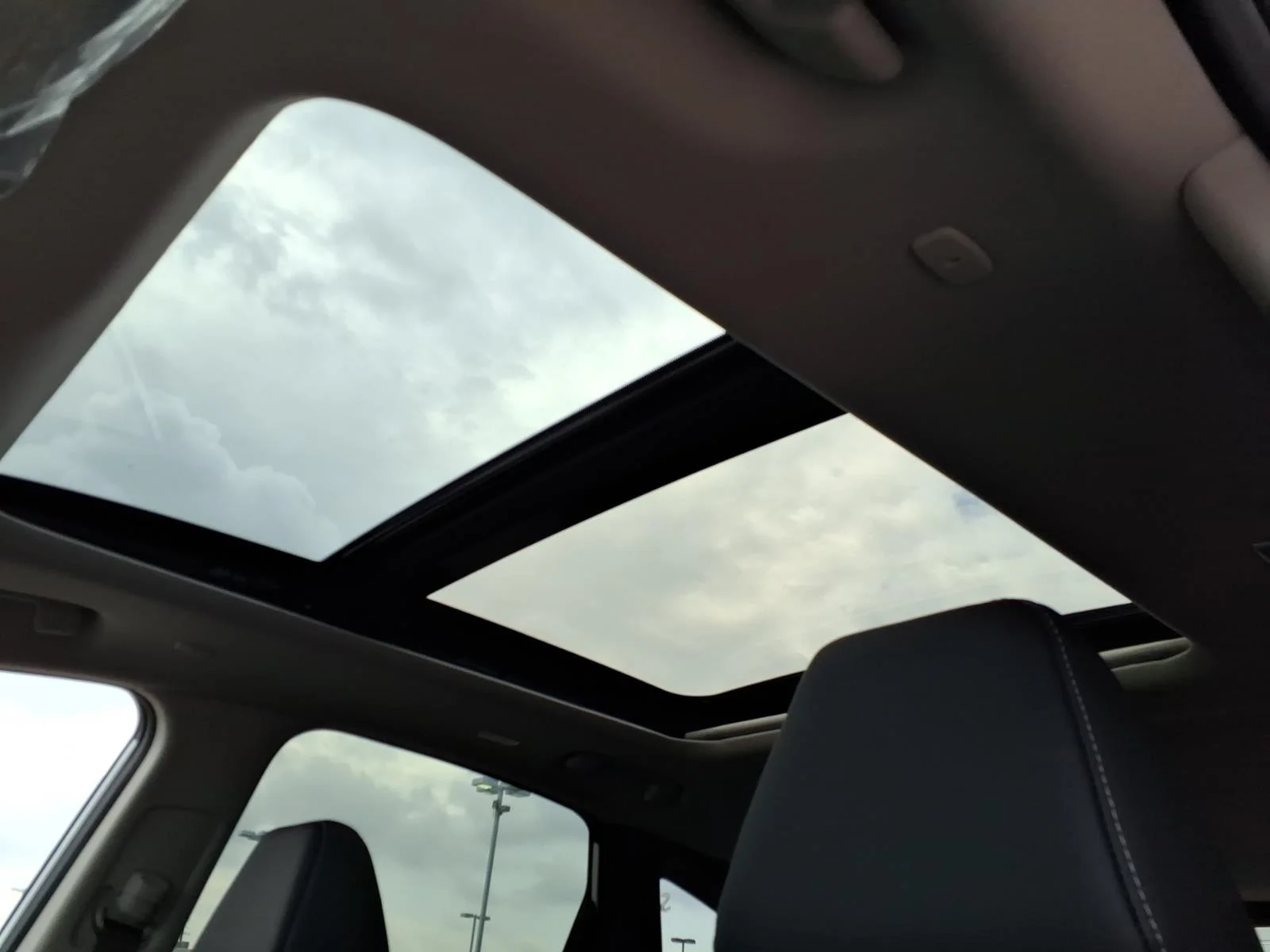 2026 Nissan Murano SL White at Robbins Nissan