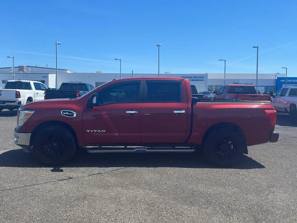 Used 2017 Cayenne Red Nissan SV image 4
