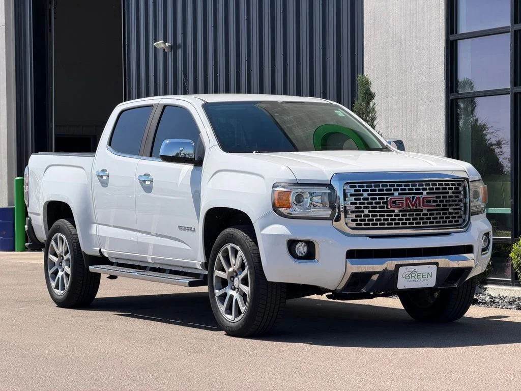 Used 2018 White GMC Denali image 4