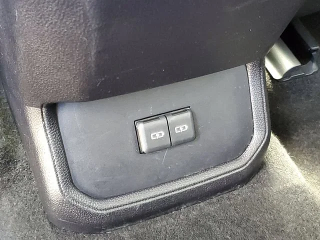 Used 2023 Black Toyota L image 18