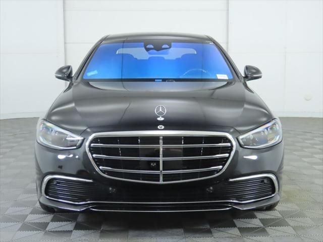 New 2026 Obsidian Black Metallic Mercedes-Benz S 580e image 2