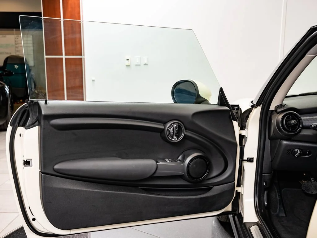 Used 2018 Pepper White MINI  image 23