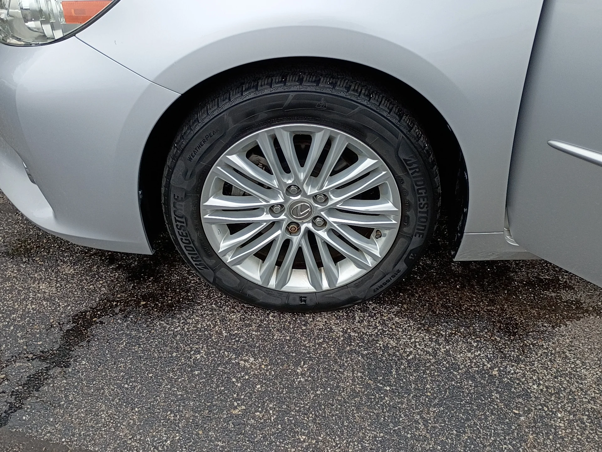 Used 2014 Silver Lining Metallic Lexus Base image 10