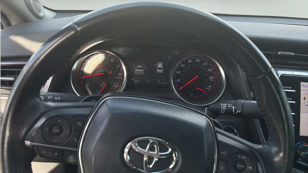 Used 2019 Silver Toyota XSE V6 image 10