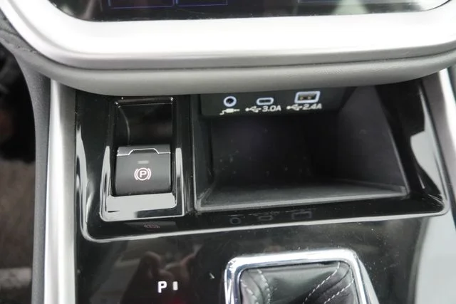 Certified Used 2025 White Subaru Onyx Edition image 29