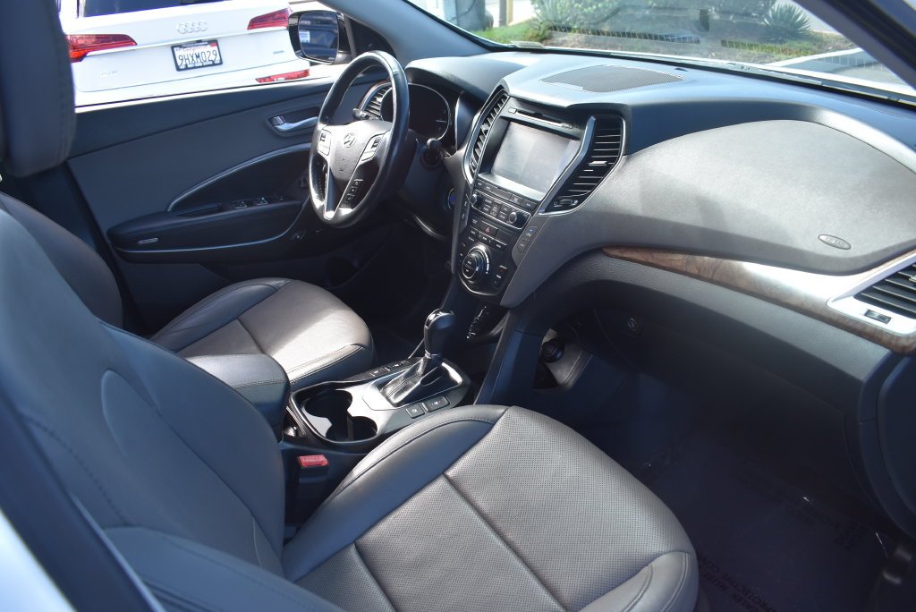 Used 2018 White Hyundai 2.4 Base image 12