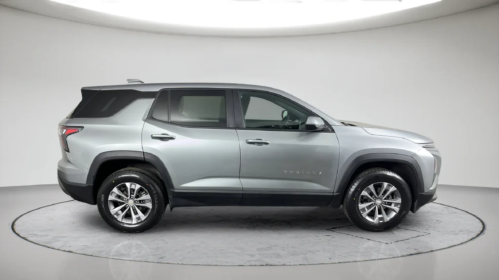 Used 2025 Gray Chevrolet LT image 6